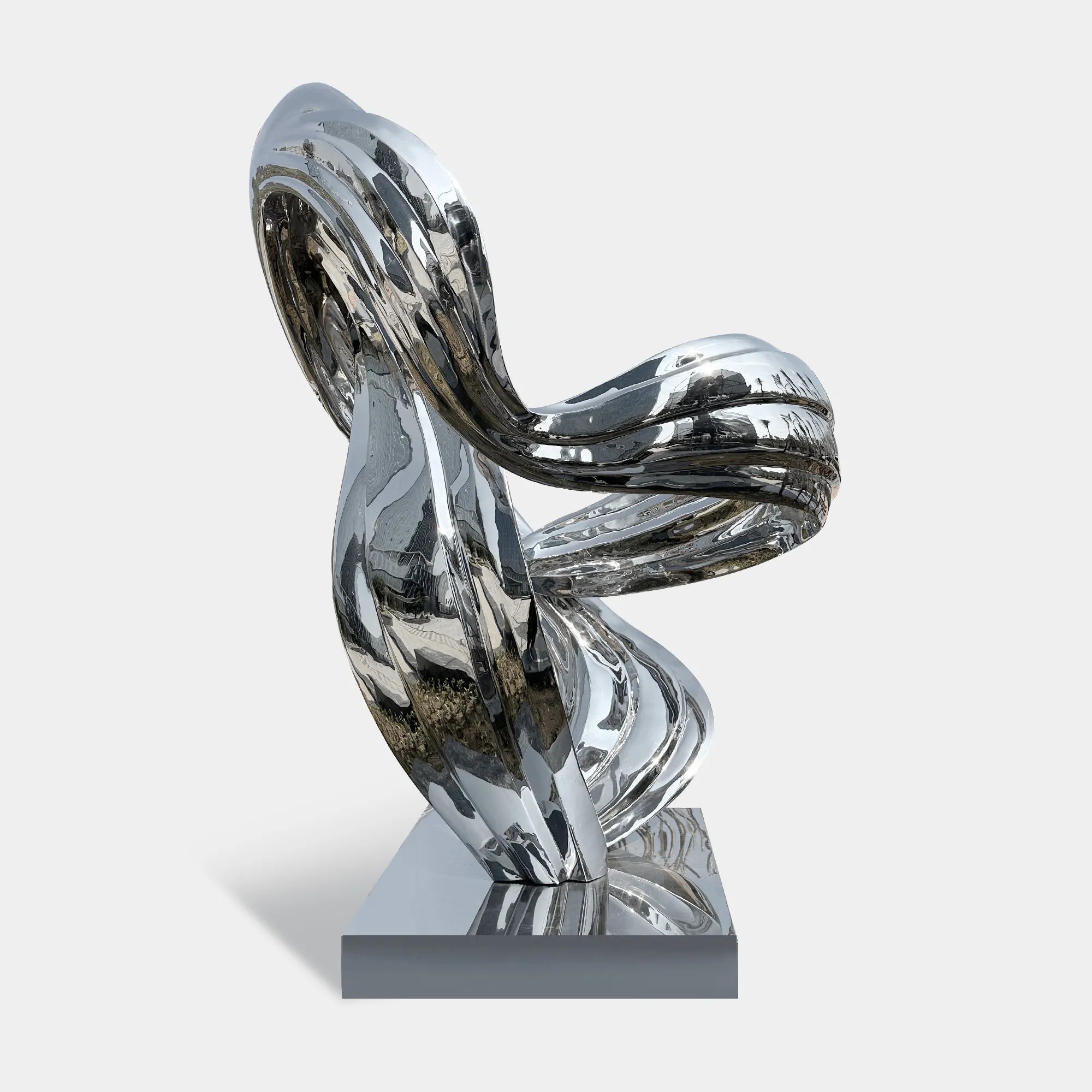 Abstract stainless steel sculpture with flowing interwoven curves and modern polished mirror finish for luxury gardens, plazas, and art galleries.