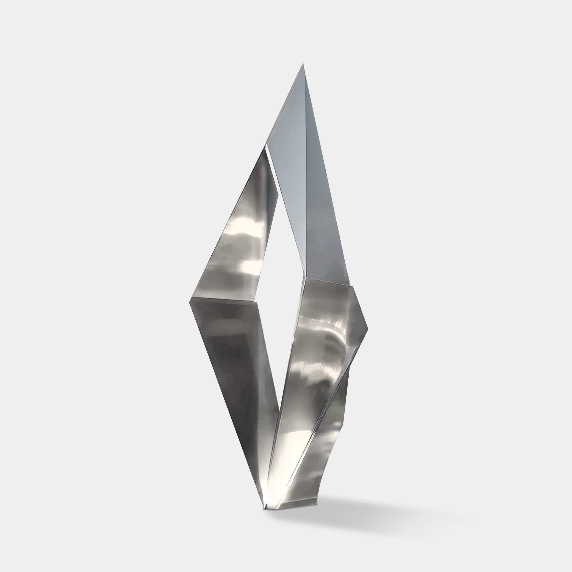 Abstract Sculpture in Stainless Steel with Modern Design for Luxury Gardens.
