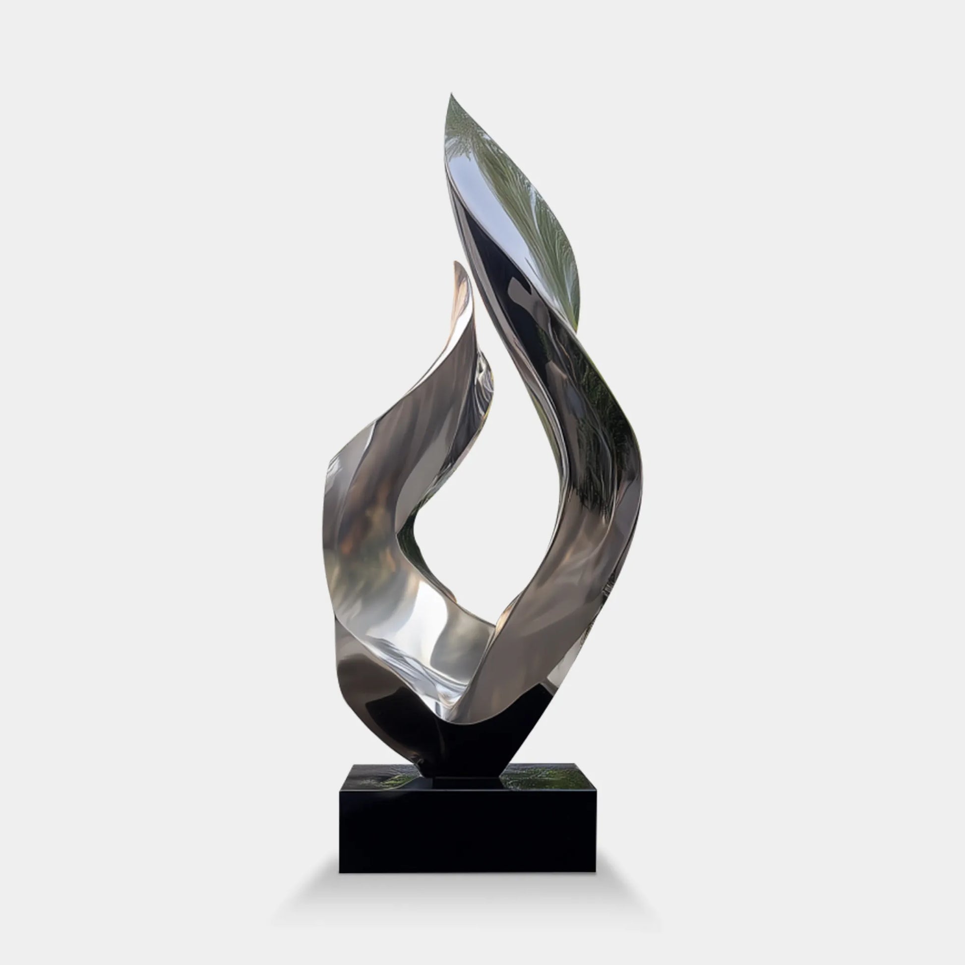 Stainless Steel Sculpture with Fluid Shape for Poolsides